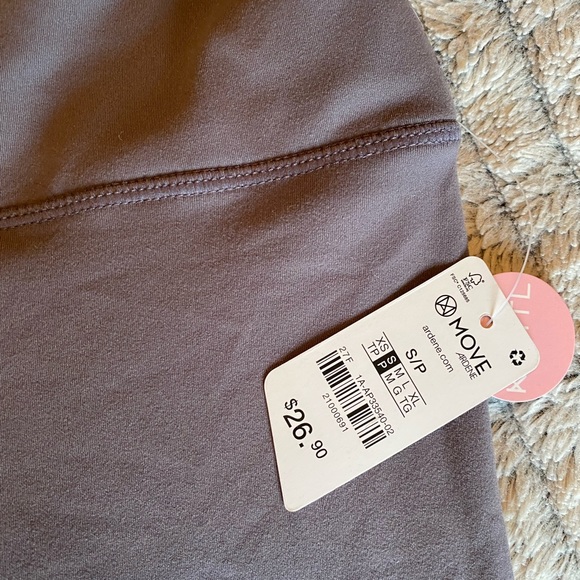 Brand new workout leggings - Picture 2 of 2